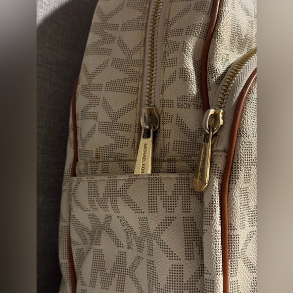 Michael Kors Monogram Jet Set Backpack - Picture 8 of 15